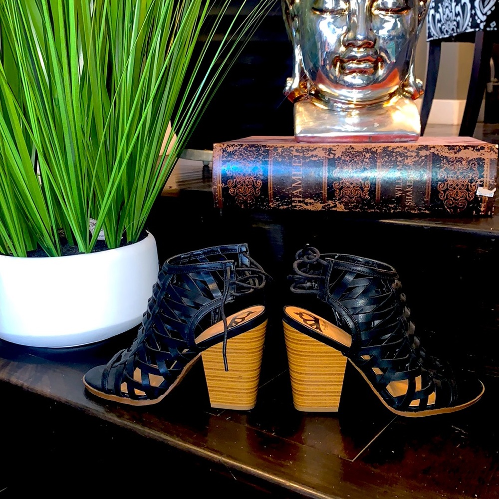 🛑SOLD🛑 Fergalicious heels - Picture 2 of 4